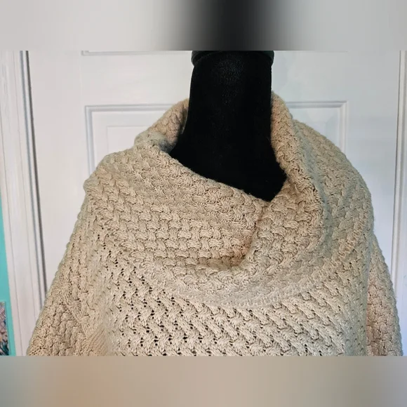 The Limited Cowl Neck Tan Short Sleeve Batwing Sweater Women's Size S - Picture 2 of 14